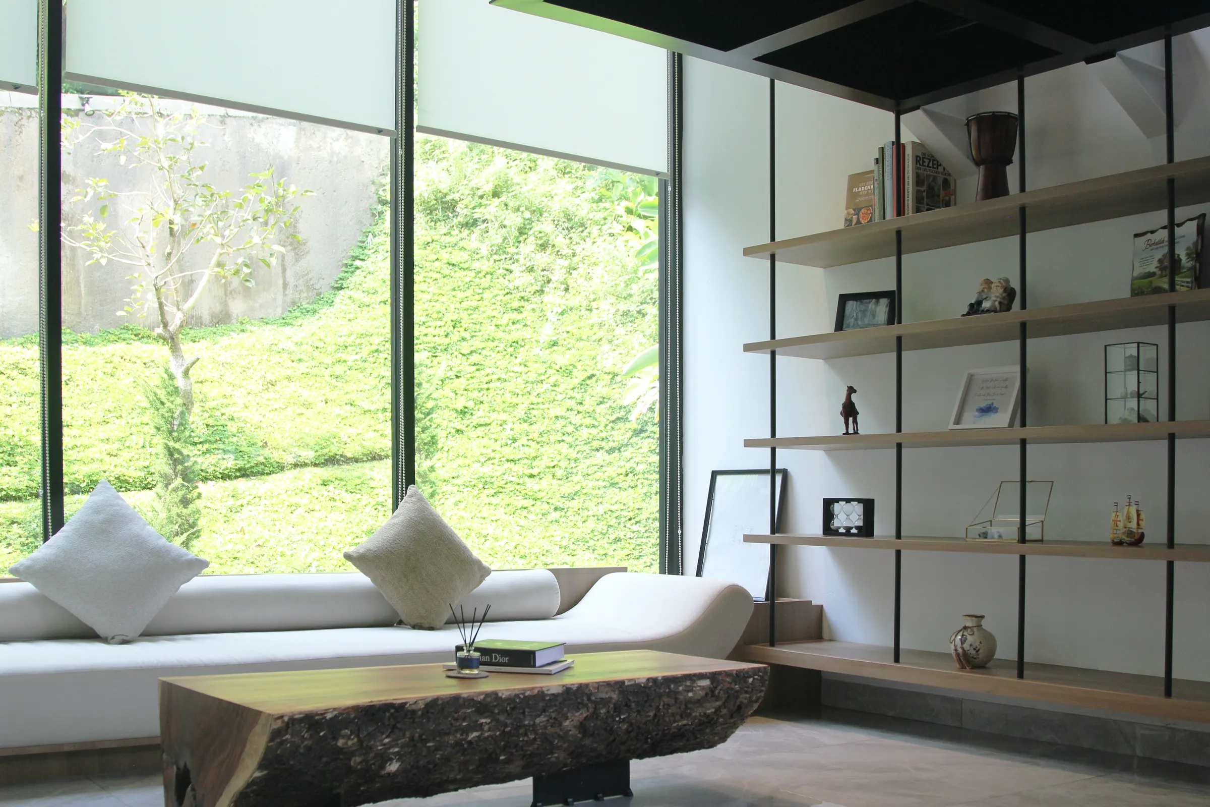 VO Residence — cover